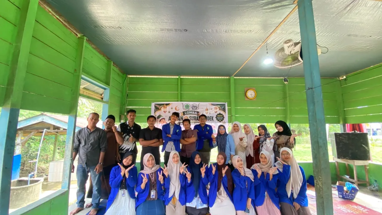 Foto Bersama Panitia Lomba Adzan dan Surah Pendek